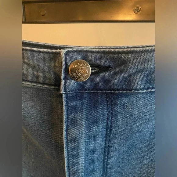 Hybrid & Company denim shorts - Picture 2 of 5